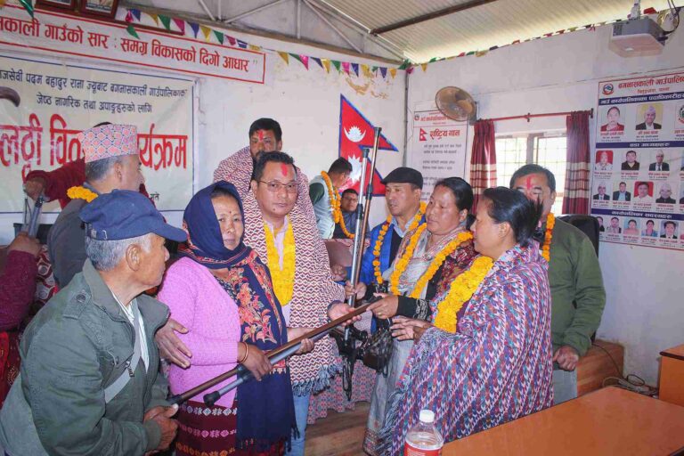 एकै व्यक्तिद्वारा ३५ सय बढी लौरो बितरण